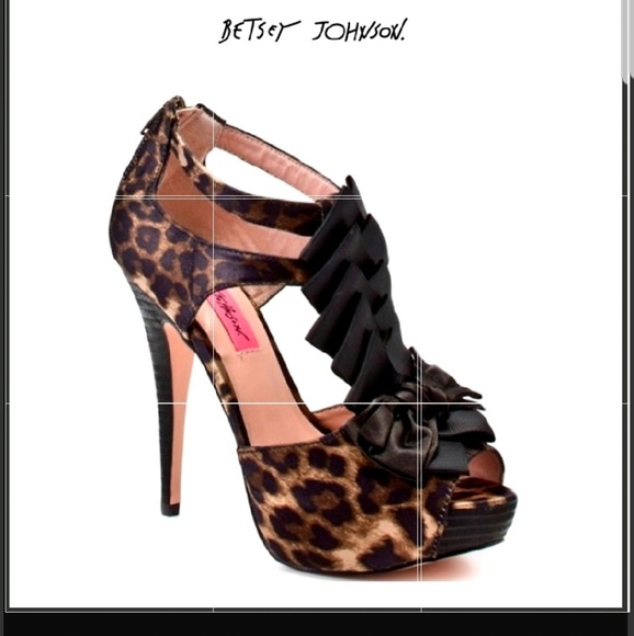 Betsey Johnson Shoes - 💗Betsy Johnson sz 9.5 NWTs Animal Print Heels